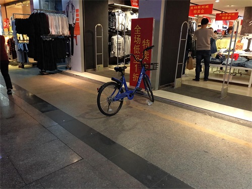 深圳的小东门-西乡步行街