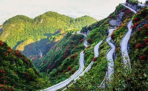 3、西沟河乡龙王村的盘山公路