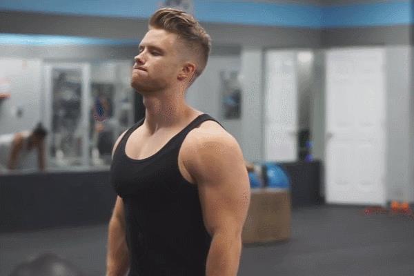 练肩最佳动作组,不要羡慕别人肩型好,坚持你也能拥有