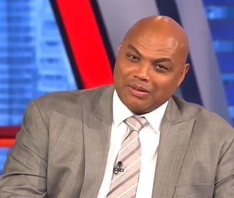 勇士遭遇十连败后,追梦最终闭嘴了,巴克利怒怼格林要害太扎心