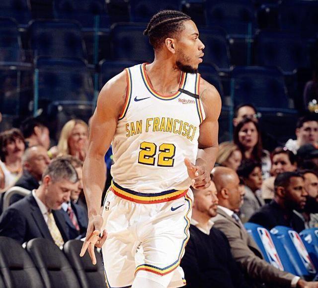 勇士遭遇十连败后,追梦最终闭嘴了,巴克利怒怼格林要害太扎心