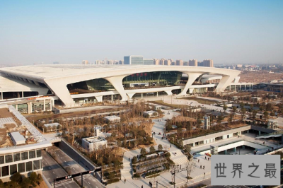​中国最大火车站，“世界第一大”广州新站占地1140平