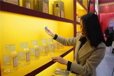 ​浓香型白酒中的总酸含量(浓香型白酒总酯)