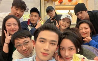 ​于正工作室旗下艺人名单有李一桐吗？谁是一哥一姐