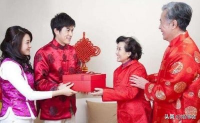 ​第一次见女方父母送什么好，第一次去女方家带什么礼物好