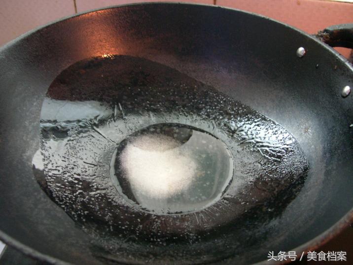 怎样炸鱼不粘锅不掉皮（炸鱼的11个技巧和方法）