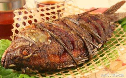 怎样炸鱼不粘锅不掉皮（炸鱼的11个技巧和方法）