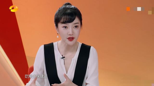 湖南台主持人，因在节目中吵架而淡出大众视野，如今名气大不如前