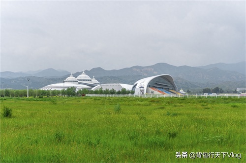 呼和塔拉草原太美了,运动中心是内蒙古成立70周年大庆的主会场