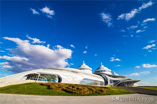 呼和塔拉草原太美了,运动中心是内蒙古成立70周年大庆的主会场