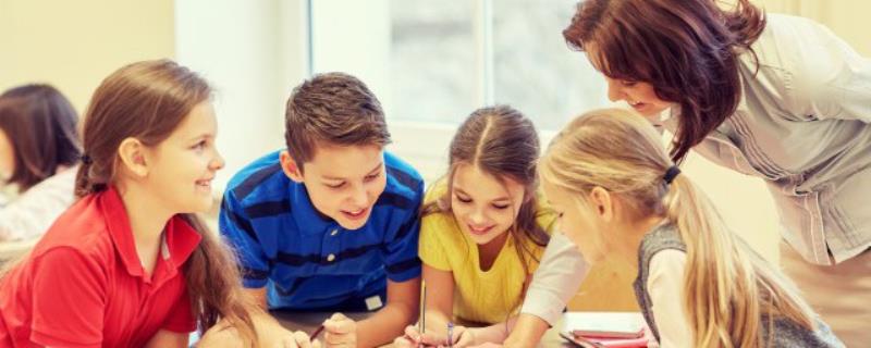 积极向上的班级群名字（好听的书香气息的班级群名）(1)