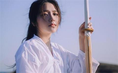 吵架哄女朋友的秘诀是什么