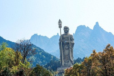 ​地藏菩萨见佛相好庄严，而发愿的故事