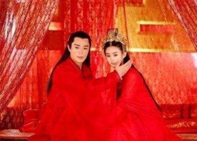 ​赵丽颖六张“结婚照”，和谁都不是真心，却和他是发自内心的幸福