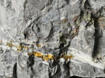 ​带大家认识矿物——黄铜矿