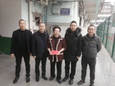 ​苍溪县城郊中学开展2025年新春走访慰问活动