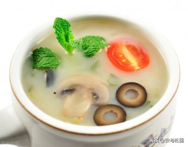 ​法式奶油蘑菇汤，奶香扑鼻的美味，补钙养胃的美食，学会它自己做