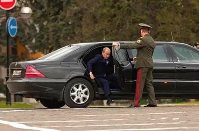 ​十多年前的加长王者——2002款奔驰S600 普尔曼加长版