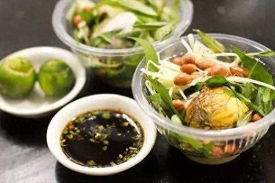 屈头蛋：谁说鸡蛋里面不能挑出骨头