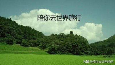 ​河北有座商场叫信誉楼，成为三线外城市的商圈，每天人多到爆满