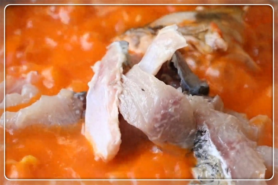 番茄鱼好吃的做法,用料简单味道足,比红烧鱼还好吃