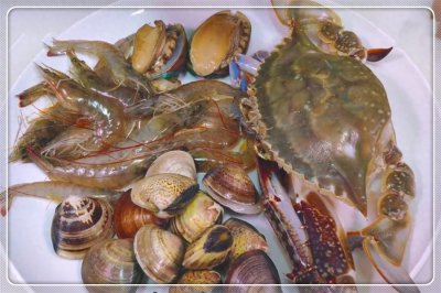 ​海鲜汤这样做太鲜了，营养美味，上桌没一会就喝光了