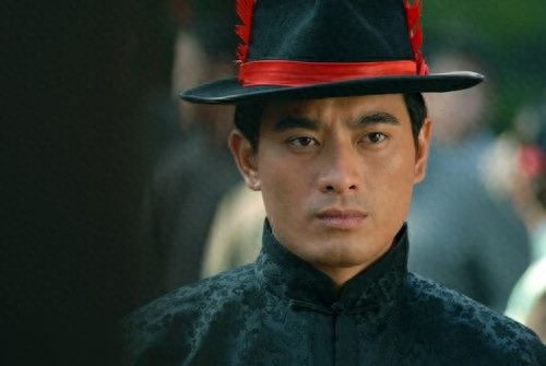 极品好男人陈龙演艺着帽子人生