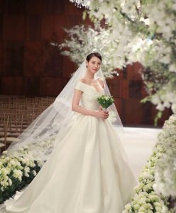 ​金秀贤结婚啦，网友:还好不是我的都教授！