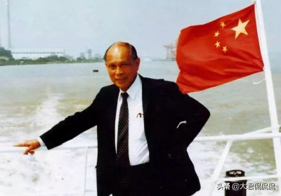 ​霍英东做了什么？感动中国,去世后享受国葬待遇,港澳顶流人物抬棺