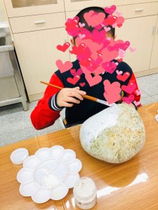 ​捡到石头千万别扔，零基础的你也可以画出如此漂亮的石头画