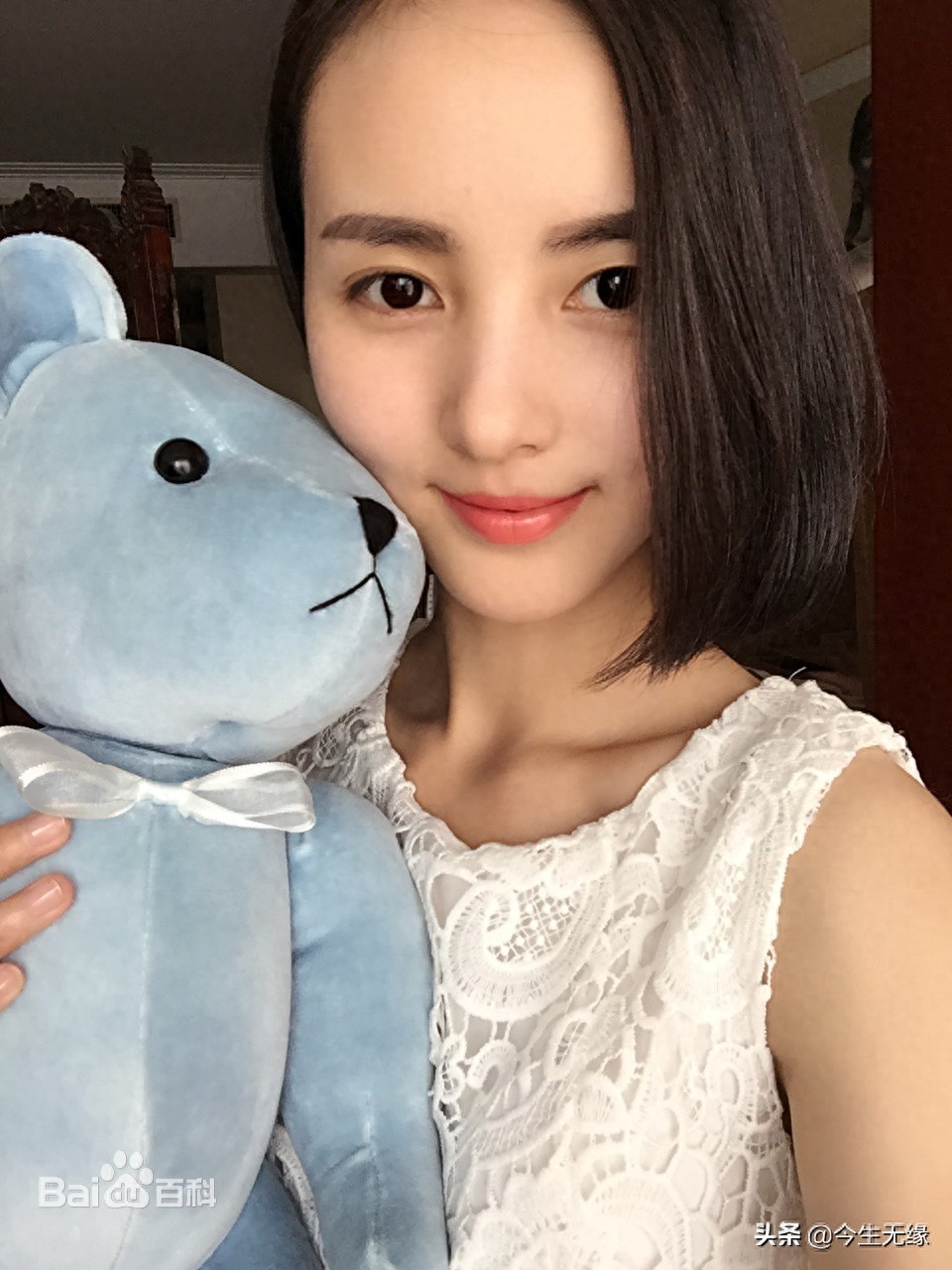 程小蒙(Serena),原名程小晋、程筱净,出生于重庆市