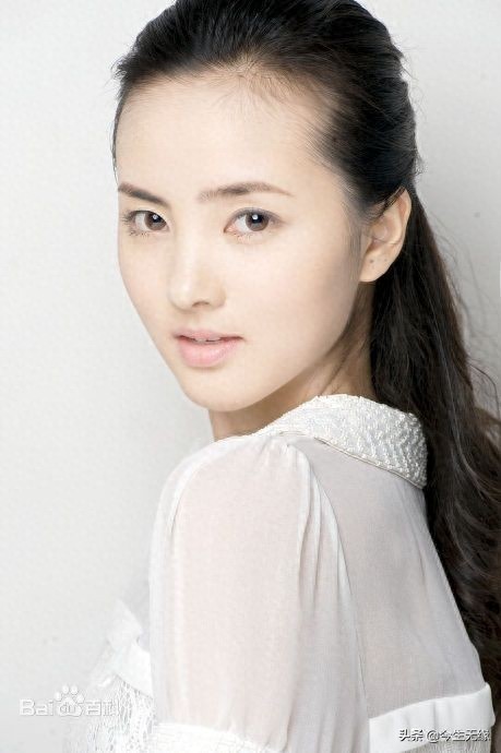 程小蒙(Serena),原名程小晋、程筱净,出生于重庆市