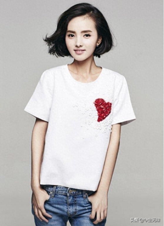 程小蒙(Serena),原名程小晋、程筱净,出生于重庆市