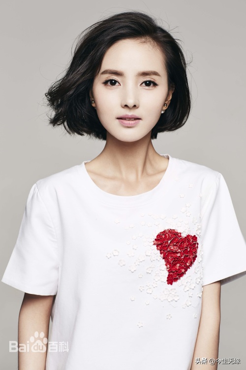 程小蒙(Serena),原名程小晋、程筱净,出生于重庆市