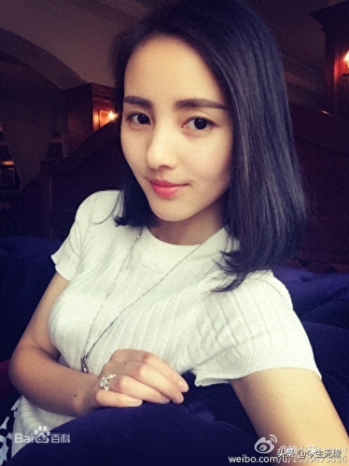 程小蒙(Serena),原名程小晋、程筱净,出生于重庆市