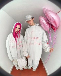 ​潮流 | 巴黎世家发布情人节系列；RIMOWA x Rick Owens 合作旅行箱