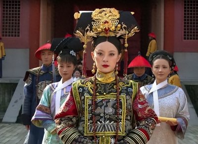 ​甄嬛与钮祜禄氏：宫廷中的传奇女性