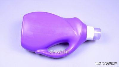 ​洗衣液空瓶不要扔！教你简单几步变废为宝，省钱又好看，太聪明了