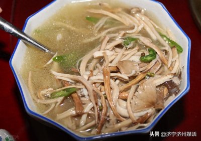 ​汶上昙山脚下的三八菇，街拍记录不知真假，有种游玩的好奇感觉