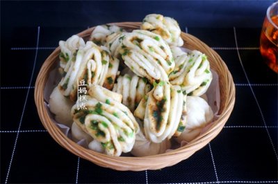 ​天冷，花10分钟做一笼葱花卷，咸香柔软，好看又好吃