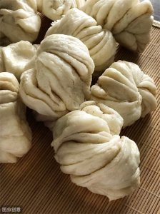 ​家庭版花卷的制作方法，简单易学，带拧花视频