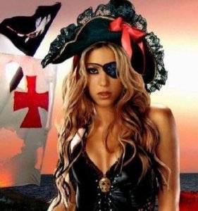 ​中国第一女海盗，娼妓出身，和义子结为夫妇，为林则徐出谋划策