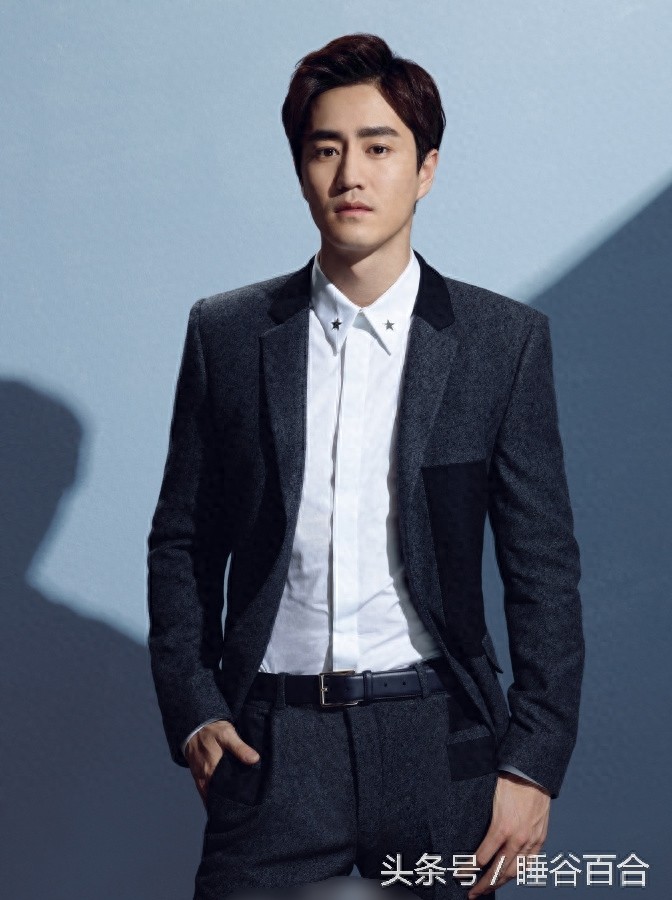 59岁老戏骨杨立新的29岁儿子是当红小生杨玏