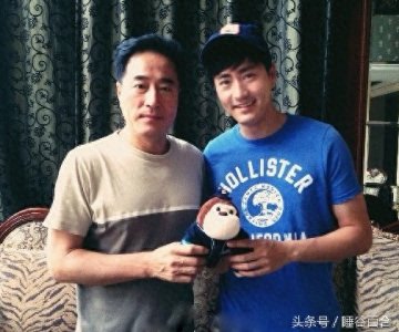 ​59岁老戏骨杨立新的29岁儿子是当红小生杨玏