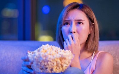 ​受惊可燃烧热量！研究曝爱看恐怖片藏7大好处：就是有人喜欢被吓