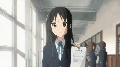 ​秋山澪长相高冷，胆子却特别小，真是辜负了她的长相