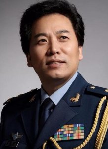 ​著名歌唱家佟铁鑫：13次登春晚，二婚娶女富豪，重组幸福家庭