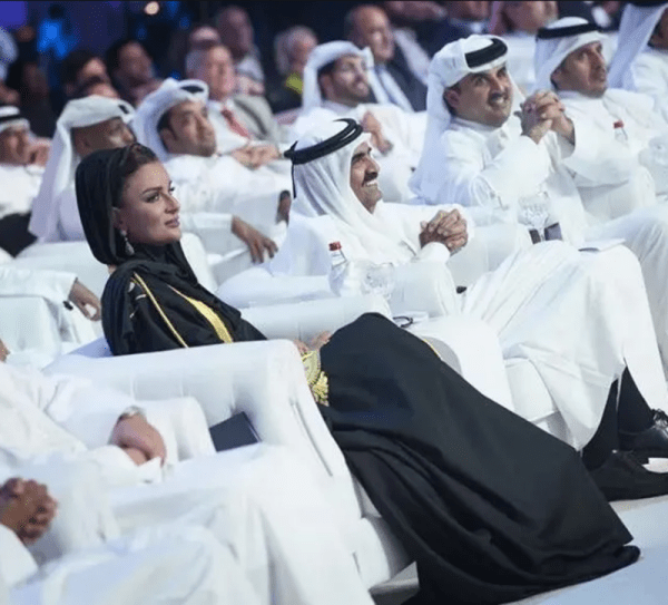 卡塔尔皇太后莫扎的传奇人生(真实卡塔尔皇太后莫扎)