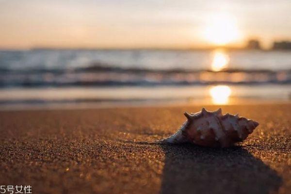 怎么拍照脸小 怎样拍出大长腿