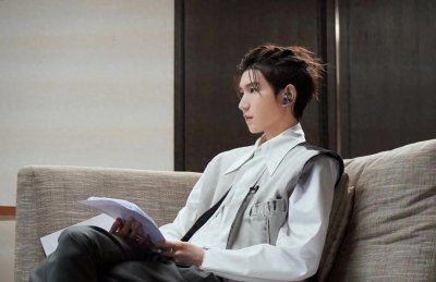 ​王源，一路名校念到大，名校底蕴造就了王源才华横溢坚韧不拔